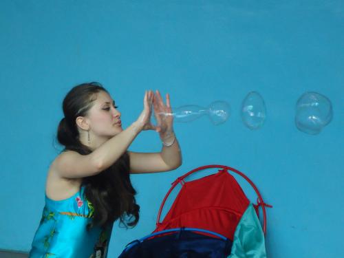 Сквозь руки пузыри